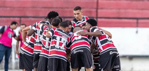 
          Imagem ilustrativa da imagem Santa Cruz empata com Santa Cruz/RN em 0 a 0
          