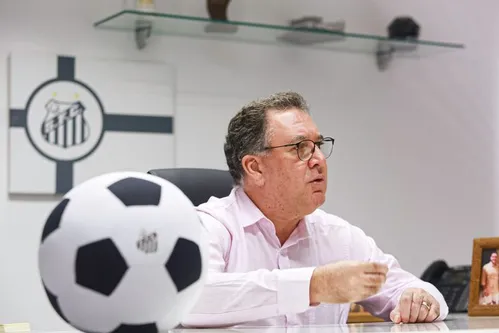 
          Imagem ilustrativa da imagem Santos registra déficit de R$ 105 milhões e aumento do endividamento na Série B; veja balanço
          