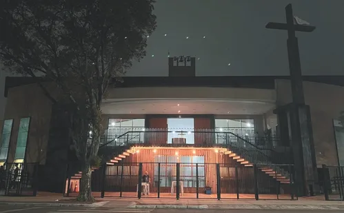 
          Imagem ilustrativa da imagem Santuário-Basílica realiza seu primeiro Cerco de Jericó
          