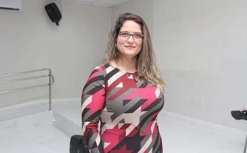 
          Imagem ilustrativa da imagem Saúde mental da mulher médica: “Precisamos cuidar de quem cuida”, diz psiquiatra
          