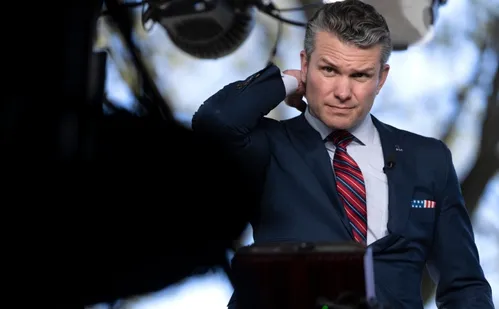 
          Imagem ilustrativa da imagem Secretário de Defesa dos EUA compartilhou segredos militares com família e amigos
          