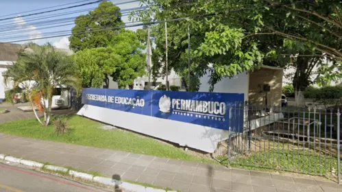 
          Imagem ilustrativa da imagem Governo de Pernambuco abre seleção simplificada com 76 vagas para a Educação
          
