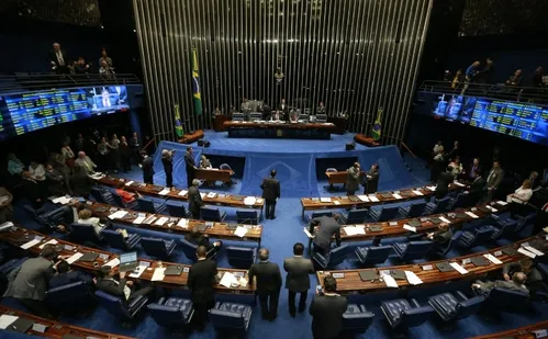 
          Imagem ilustrativa da imagem Senado prorroga cotas para negros em concursos públicos federais
          
