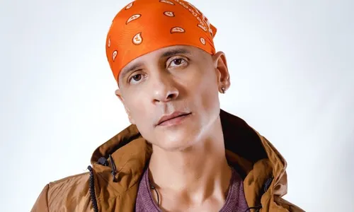 
          Imagem ilustrativa da imagem Show gratuito com tributo a Cazuza anima feriado no RioMar Recife
          