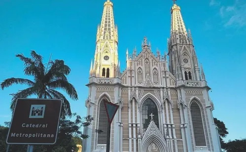 
          Imagem ilustrativa da imagem Shows, pregações, louvor e missas no “Vinde e Vede”
          