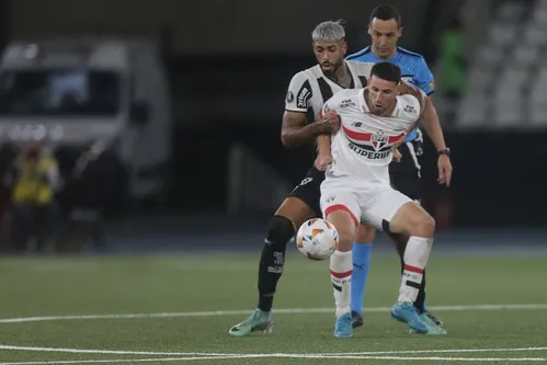 
          Imagem ilustrativa da imagem Sorteio da Libertadores e da Sul-Americana: potes, horário e possíveis confrontos
          