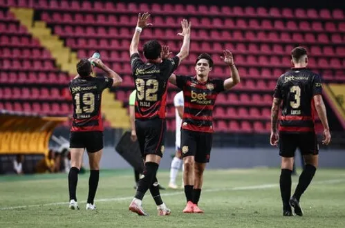 
          Imagem ilustrativa da imagem Sport vence Decisão por 3x0 e pega o Santa Cruz nas semifinais do Estadual
          