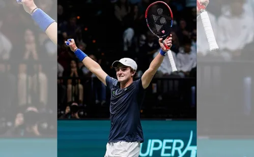 
          Imagem ilustrativa da imagem Sucesso de João Fonseca faz surgir novos adeptos do tênis no país
          