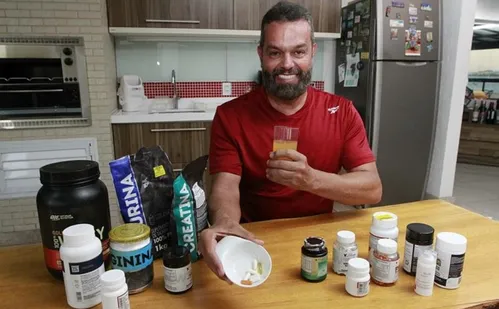 
          Imagem ilustrativa da imagem Suplementos ajudam idosos a ter mais saúde? Especialistas explicam
          