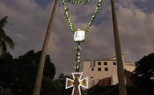 
          Imagem ilustrativa da imagem Terço gigante da Festa da Penha vai ter flores de tecido
          