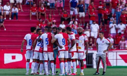 
          Imagem ilustrativa da imagem Timbu empata com Botafogo-PB na estreia de Hélio dos Anjos
          