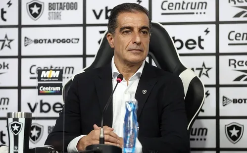 
          Imagem ilustrativa da imagem 'Torcida quer títulos e estou preparado para dar resposta', diz Renato Paiva
          