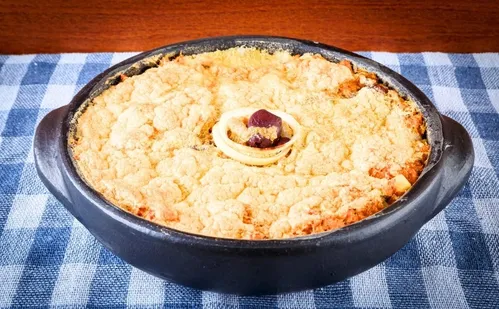 
          Imagem ilustrativa da imagem Torta capixaba é atração de festivais em Castelhanos e Iriri no feriadão
          