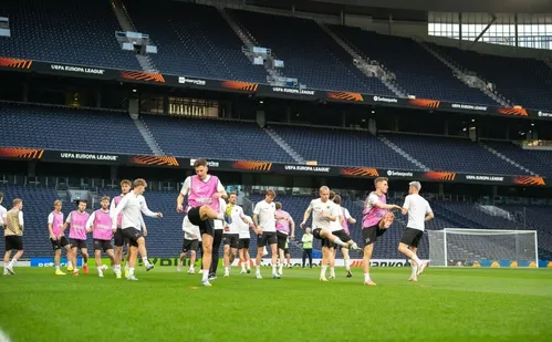 
          Imagem ilustrativa da imagem Tottenham e Bodø/Glimt se enfrentam na tela da TV Tribuna/Band
          