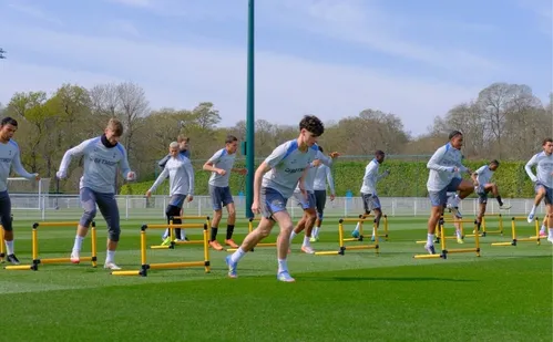 
          Imagem ilustrativa da imagem Tottenham e Eintracht se enfrentam na tela da TV Tribuna/Band
          