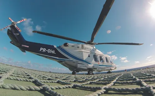 
          Imagem ilustrativa da imagem Trabalho embarcado: mais de vinte voos por dia levam profissionais ao mar
          