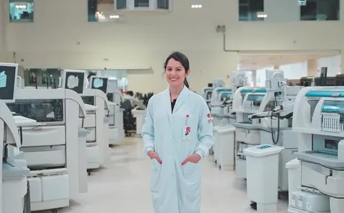 
          Imagem ilustrativa da imagem Tratamento mais adequado: mais esperança para quem tem doenças raras
          