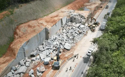 
          Imagem ilustrativa da imagem Trecho da BR-101 na Serra será totalmente interditado nesta quarta e quinta
          