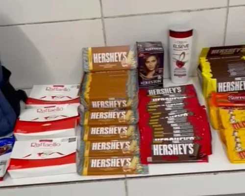 
          Imagem ilustrativa da imagem Três homens fazem arrastão nas Lojas Americanas, mas acabam presos depois
          