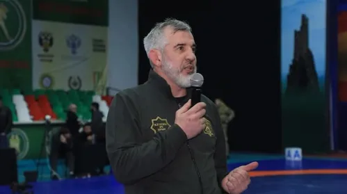 
          Imagem ilustrativa da imagem Tricampeão olímpico de wrestling, russo Buvaisar Saitiev morre aos 49 anos
          