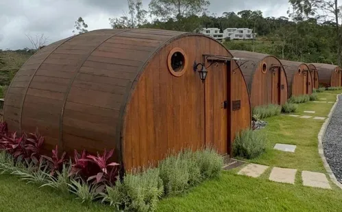 
          Imagem ilustrativa da imagem Turismo em Santa Teresa: hospedagens inusitadas e paisagens sensacionais
          