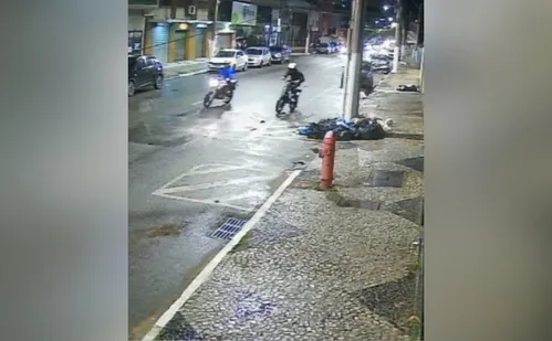 
          Imagem ilustrativa da imagem VÍDEO | Entregador tem bicicleta elétrica roubada por assaltantes em Vila Velha
          