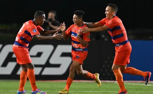 
          Imagem ilustrativa da imagem Vasco leva 4 de time venezuelano na Sul-Americana
          