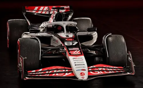 
          Imagem ilustrativa da imagem Veja as pinturas de todos os novos carros da Fórmula 1 em 2025
          