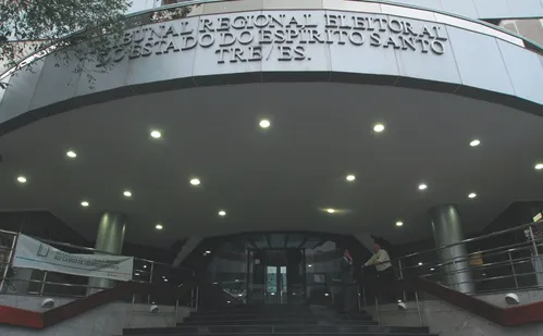 
          Imagem ilustrativa da imagem Vereadores cassados em Laranja da Terra
          