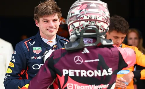 
          Imagem ilustrativa da imagem Verstappen brilha e fatura a terceira pole na temporada
          