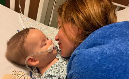 
          Imagem ilustrativa da imagem Virginia é criticada por 'comemorar' engajamento de post sobre internação do filho
          