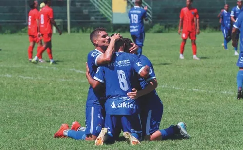 
          Imagem ilustrativa da imagem Vitória começa com o pé direito na Copa ES 2025
          