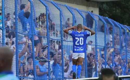 
          Imagem ilustrativa da imagem Vitória massacra e rebaixa o Nova Venécia
          