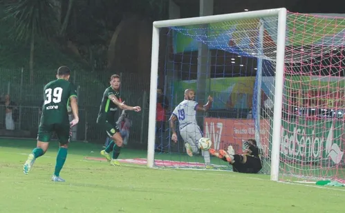 
          Imagem ilustrativa da imagem Vitória vence o Porto e abre vantagem na semifinal do Capixabão
          