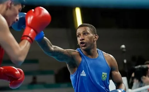 
          Imagem ilustrativa da imagem Yuri Falcão conquista a prata no Mundial de Boxe
          
