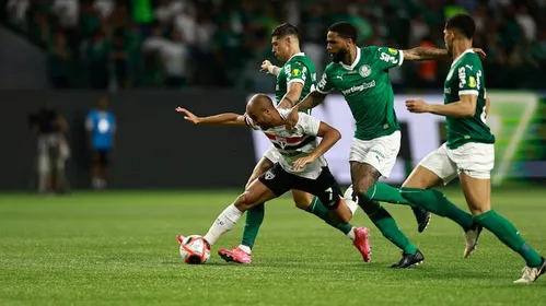 
          Imagem ilustrativa da imagem Zubeldía cita ‘vergonha’ com VAR e se diz frustrado: ‘Isso acontecia quando não tinha tecnologia’
          