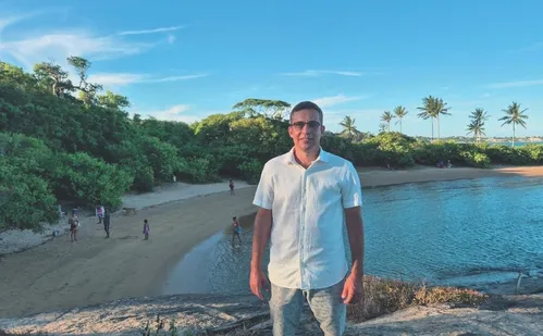 
          Imagem ilustrativa da imagem Alerta nas praias: destruição de vegetação preocupa ambientalistas
          