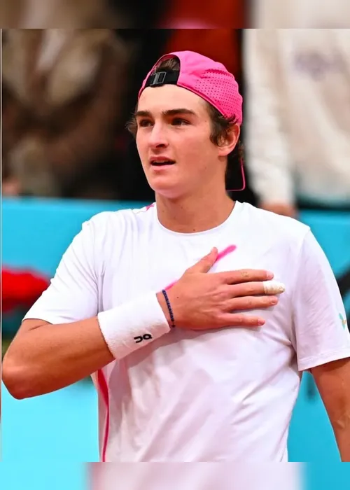 Imagem ilustrativa da imagem João Fonseca x Kei Nishikori na semi do Challenger de Phoenix: onde assistir ao vivo e horário
