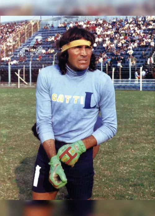 Imagem ilustrativa da imagem Morre o revolucionário goleiro Hugo Gatti, ídolo dos argentinos, aos 80 anos