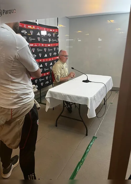 Imagem ilustrativa da imagem Palmeiras x São Paulo: grama sintética, bandeirinha e briga por data acirram rivalidade no Paulistão