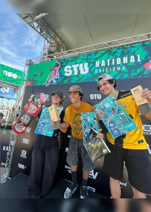Imagem ilustrativa da imagem Pedro Carvalho voa no park e quebra skate em comemoração de vitória no STU de Criciúma