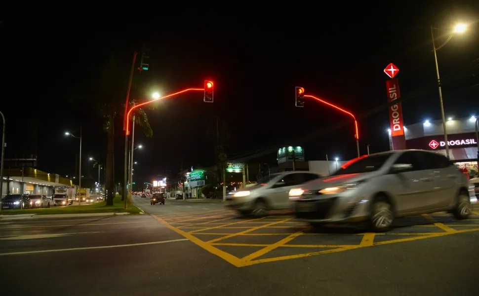 Imagem ilustrativa da imagem Avenida Inteligente reduz tempo do trânsito em até meia hora na Serra
