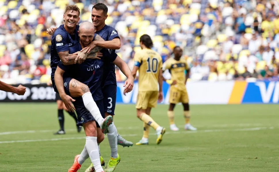 Imagem ilustrativa da imagem Boca leva gol de professor e empata com Auckland em eliminação melancólica