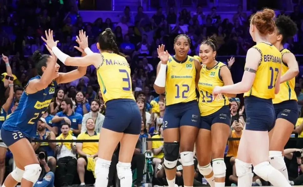 Imagem ilustrativa da imagem Brasil ganha bem dos EUA em grande atuação na Liga das Nações Feminina de Vôlei