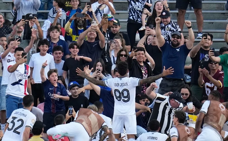 Imagem ilustrativa da imagem Como fica a situação do Botafogo no Mundial após vitória emblemática sobre o PSG
