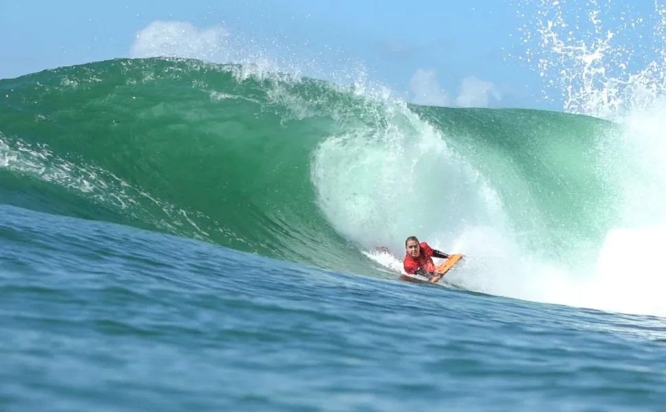 Imagem ilustrativa da imagem Competição inédita de bodyboarding agita as ondas em Vila Velha