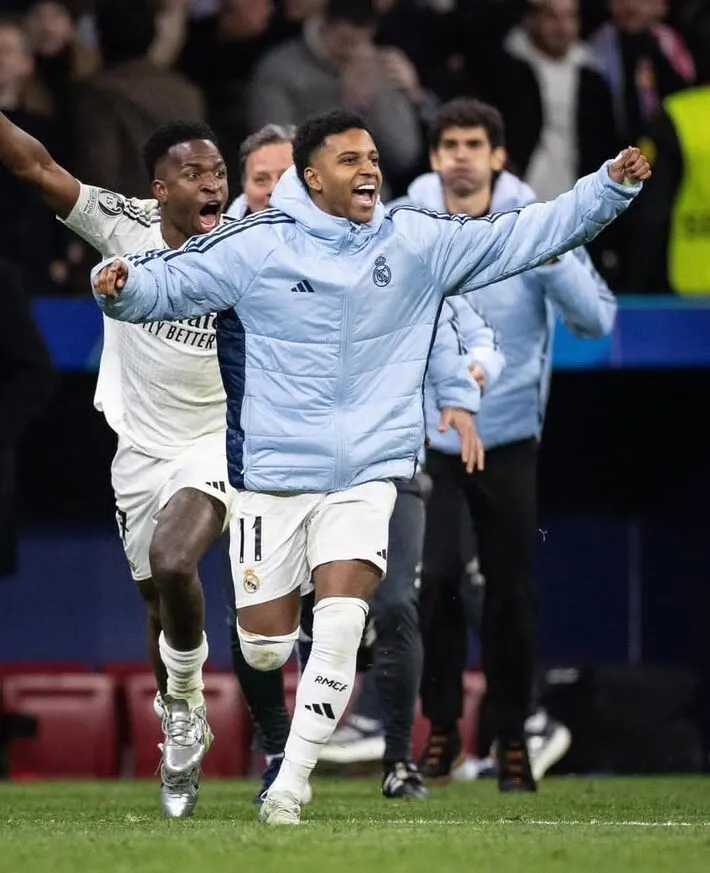 Imagem ilustrativa da imagem Crise brasileira no Real Madrid: Rodrygo não quer ficar e Vini Jr desagrada