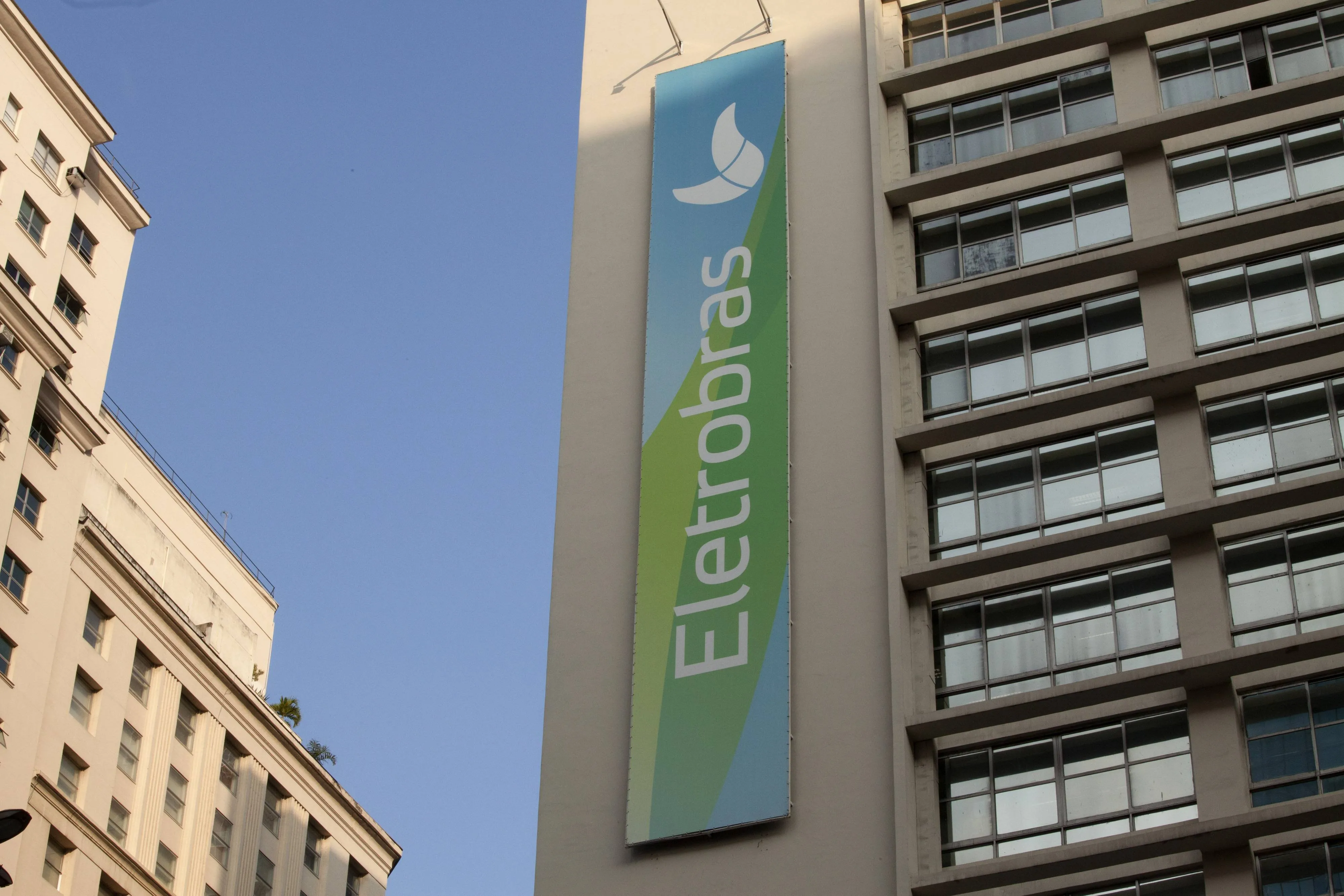 Imagem ilustrativa da imagem Eletrobras anuncia investimentos de R$ 6,3 bilhões em rede elétrica