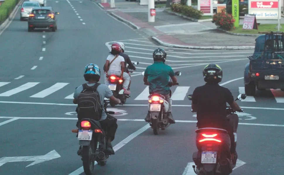 Imagem ilustrativa da imagem Especialistas defendem regras para moto por aplicativo no ES