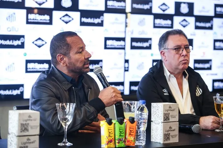Imagem ilustrativa da imagem ‘Eu quero que ele fique’, diz pai de Neymar sobre futuro do filho no Santos